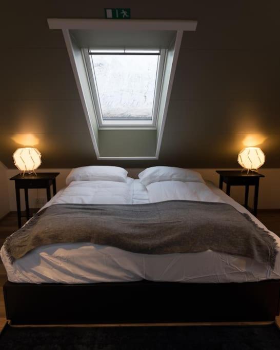 Scenic Penthouse - Ocean View & Skylight Windows Daire Siglufjordur Dış mekan fotoğraf