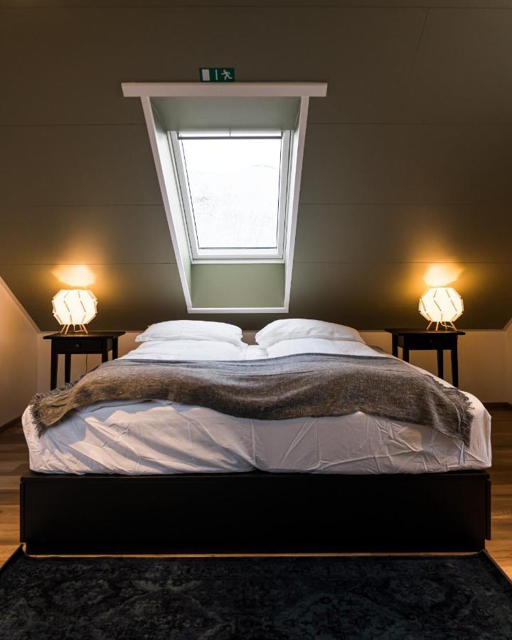 Scenic Penthouse - Ocean View & Skylight Windows Daire Siglufjordur Dış mekan fotoğraf